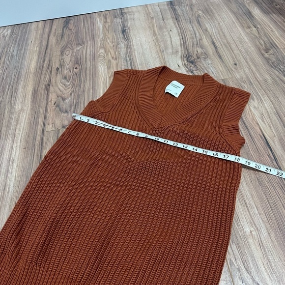 Abercrombie & Fitch Sweater Vest Mini Dress in burnt orange - Picture 7 of 8